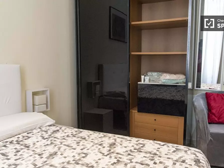 Immagine 2 di Camera condivisa in affitto  in via Carlo Emanuele a Roma