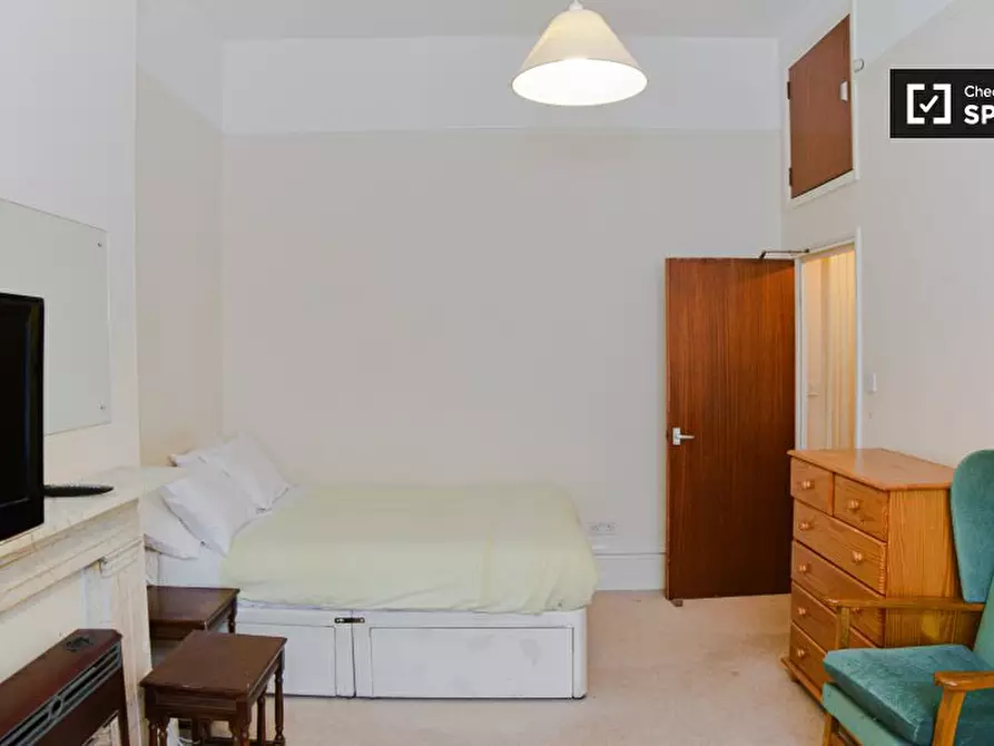 Immagine 5 di Ufficio in affitto  in GF St Anns Villas a Kensington