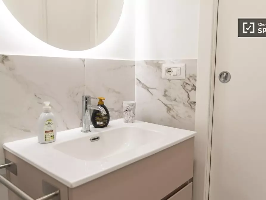 Immagine 6 di Camera condivisa in affitto  in Via Ottorino Lazzarini a Roma