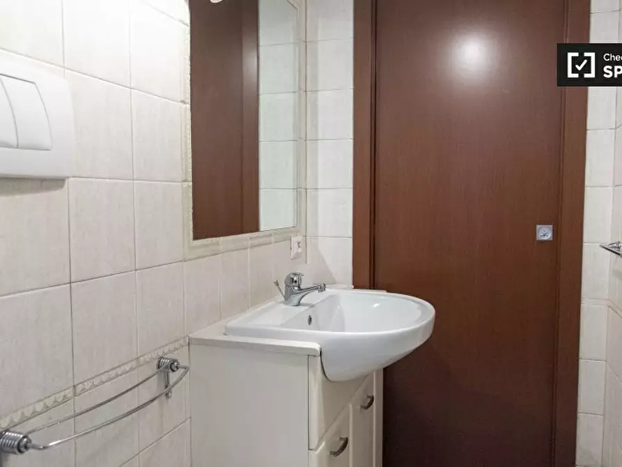 Immagine 8 di Camera condivisa in affitto  in Via Nomentana a Roma