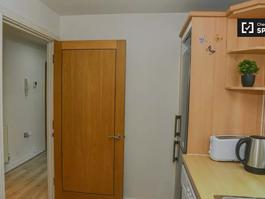 Immagine 10 di Appartamento in affitto  in Sail Court a Poplar