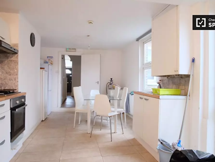 Immagine 11 di Camera condivisa in affitto  in Hornsey Park Road a Tottenham