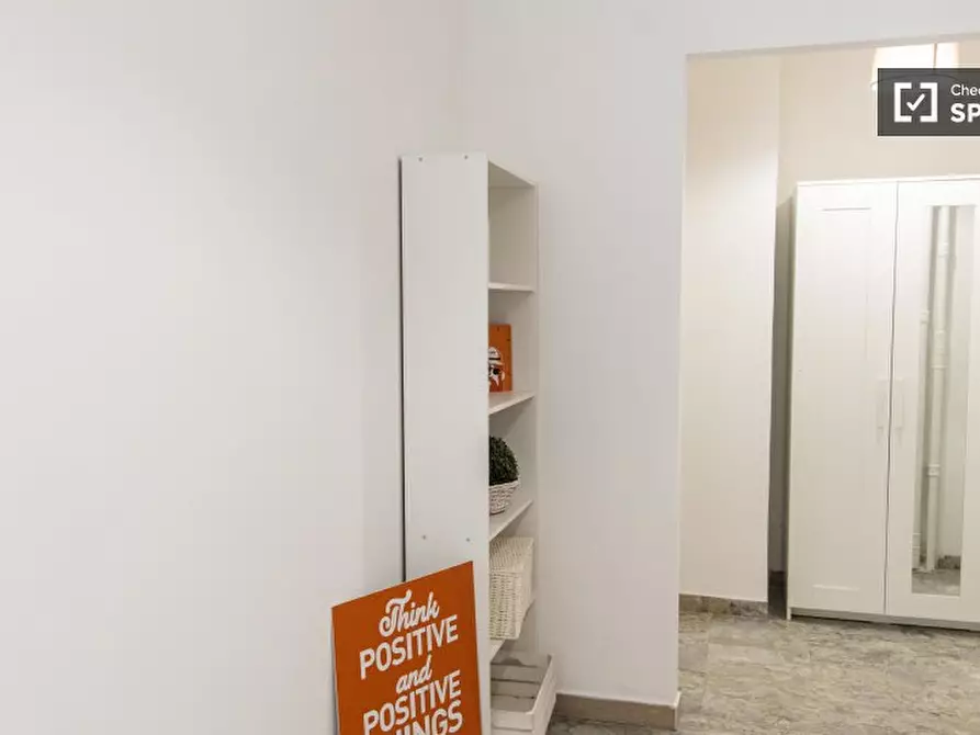 Immagine 10 di Camera condivisa in affitto  in Viale delle Province a Roma
