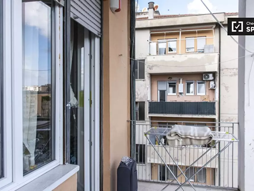 Immagine 7 di Camera condivisa in affitto  in Viale Palmiro Togliatti a Roma