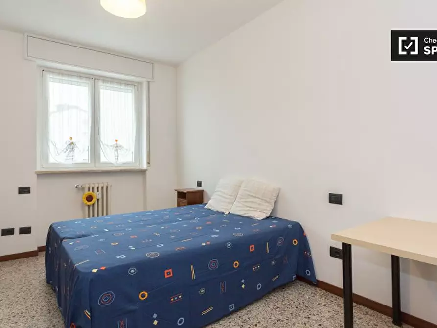 Immagine 2 di Camera condivisa in affitto  in Via Viterbo a Milano