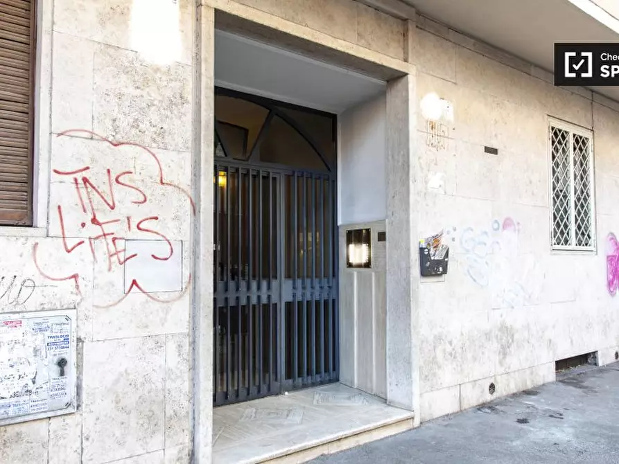 Immagine 14 di Camera condivisa in affitto  in Largo Ettore Marchiafava a Roma