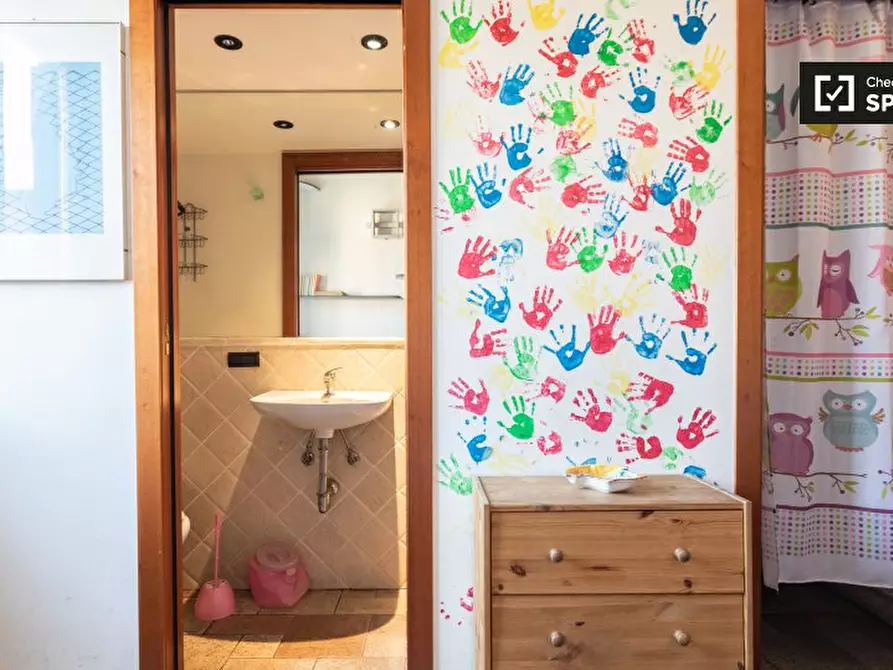 Immagine 5 di Camera condivisa in affitto  in Via dei Crispolti a Roma