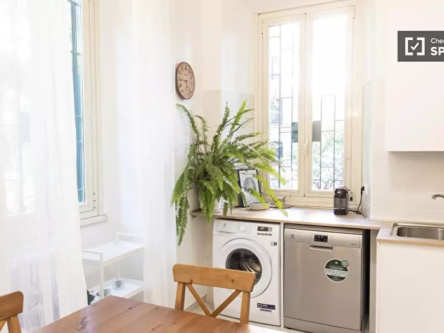 Immagine 10 di Camera condivisa in affitto  in Viale dei Quattro Venti a Roma