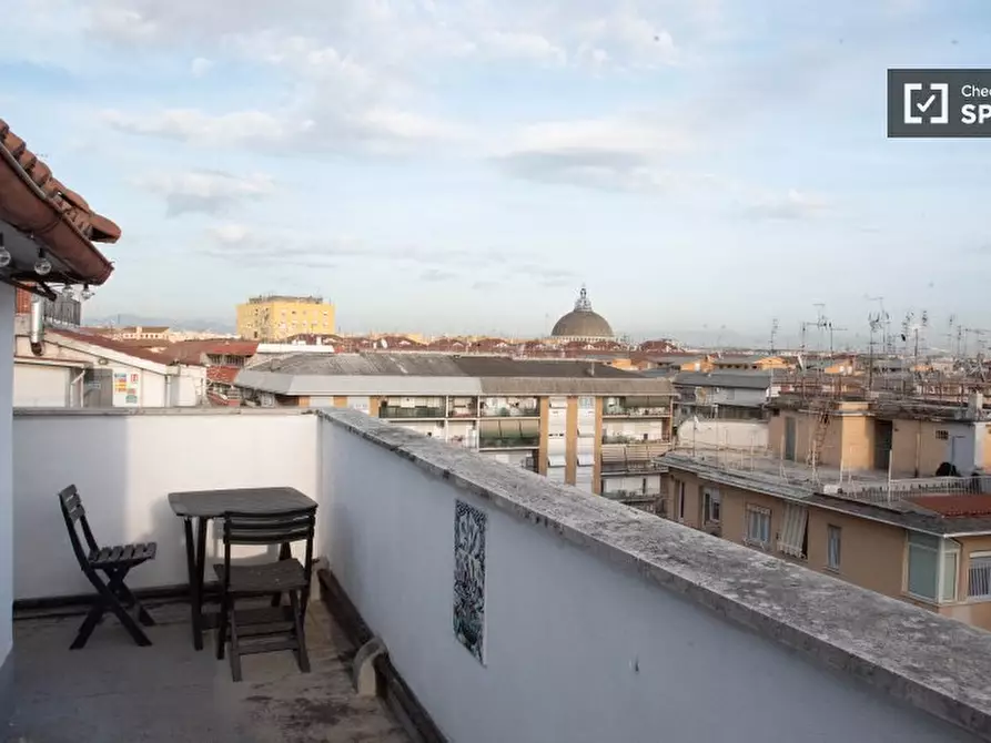 Immagine 9 di Appartamento in affitto  in Via Curzio Rufo a Roma