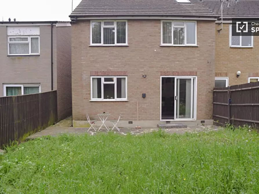Immagine 9 di Appartamento in affitto  in A Tangmere Way a Brent