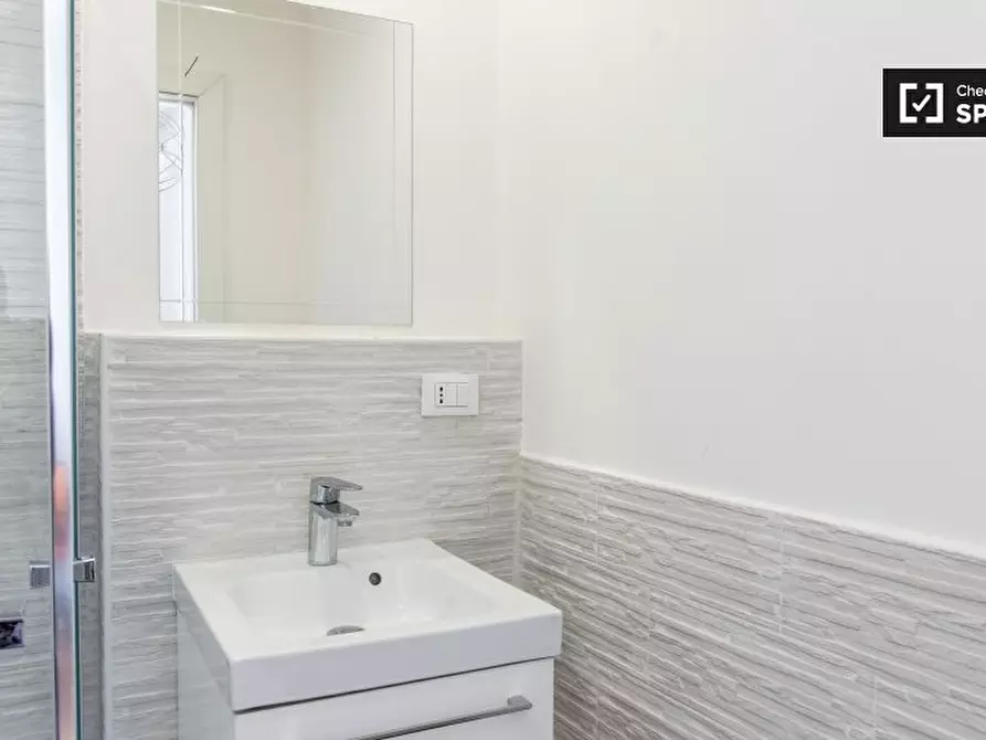 Immagine 7 di Camera condivisa in affitto  in Via Francesco Grimaldi a Roma