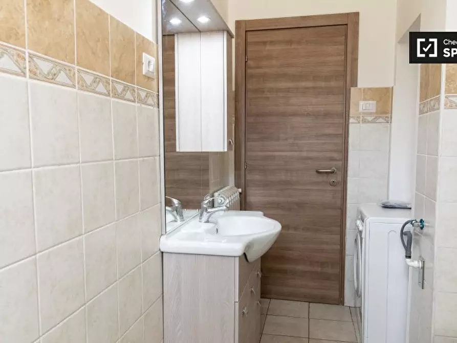 Immagine 16 di Camera condivisa in affitto  in Via dei Sulpici a Roma