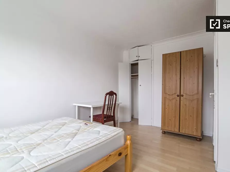 Immagine 3 di Camera condivisa in affitto  in Horton House, Field Rd, Hammersmith, London W 8HW, UK a Hammersmith