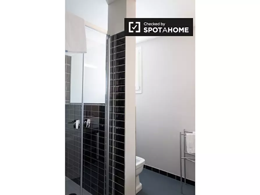 Immagine 14 di Ufficio in affitto  in Via Irnerio a Bologna