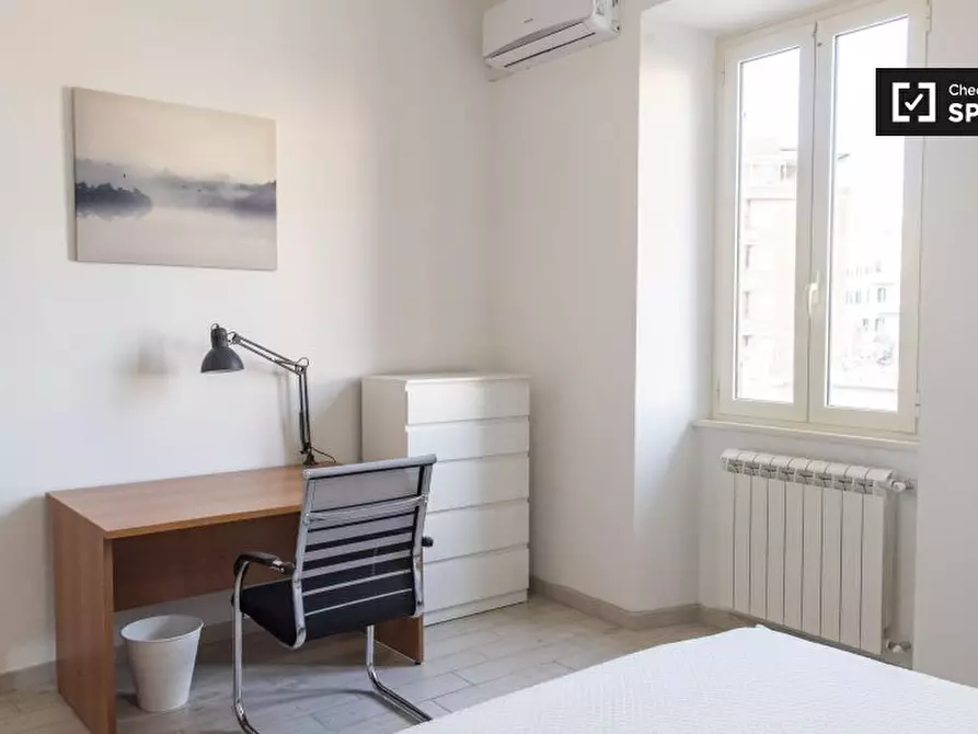 Immagine 2 di Camera condivisa in affitto  in Via dei Sulpici a Roma