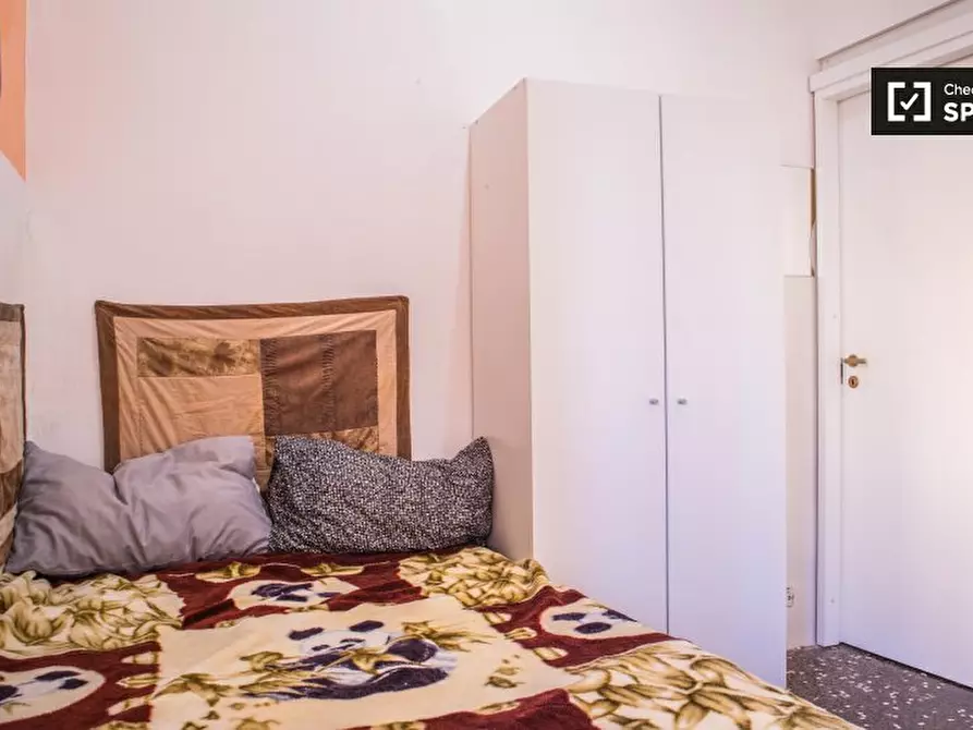 Immagine 2 di Camera condivisa in affitto  in Via Alessandro Cialdi, 00154 Roma RM, Italy a Roma