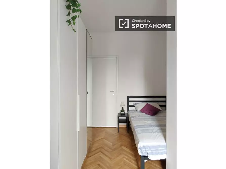 Immagine 3 di Camera condivisa in affitto  in Via Tertulliano a Milano