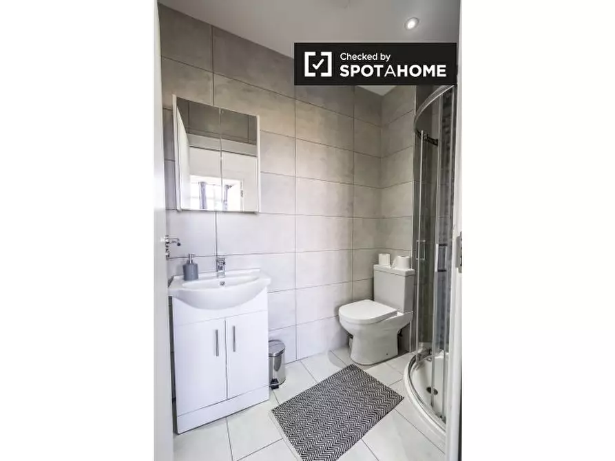 Immagine 9 di Appartamento in affitto  in St James's Rd a Camberwell