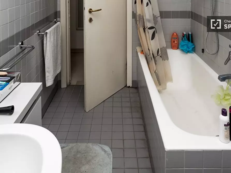 Immagine 18 di Camera condivisa in affitto  in Via Emilio de Marchi a Milano