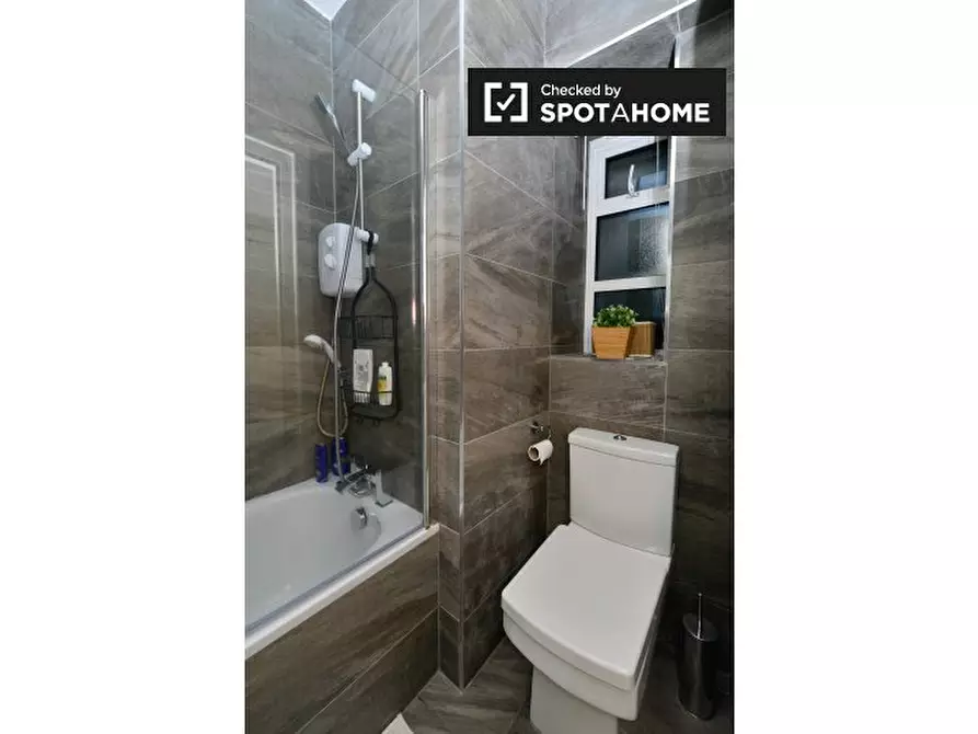 Immagine 10 di Camera condivisa in affitto  in Myrdle Court, Myrdle Street a Poplar