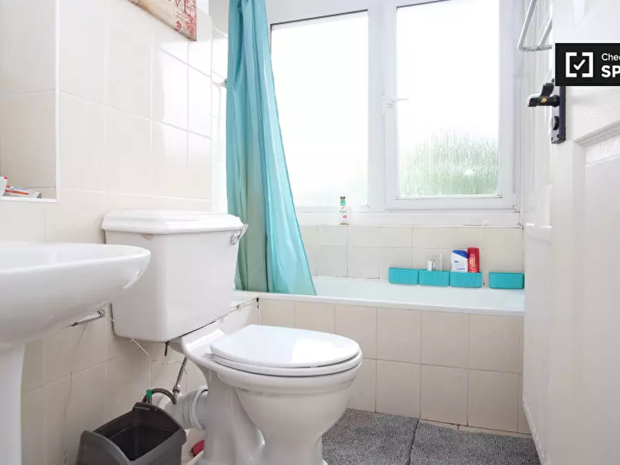 Immagine 7 di Camera condivisa in affitto  in Fontley Way a Wandsworth