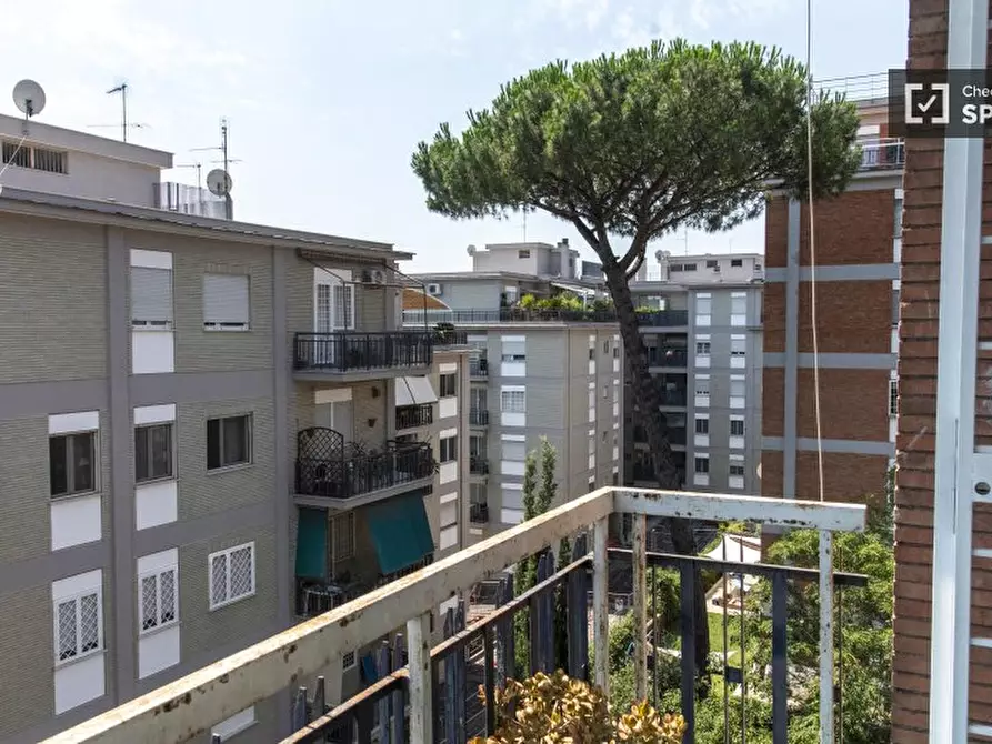 Immagine 18 di Camera condivisa in affitto  in Via Barbiellini Amidei Bernardo a Roma