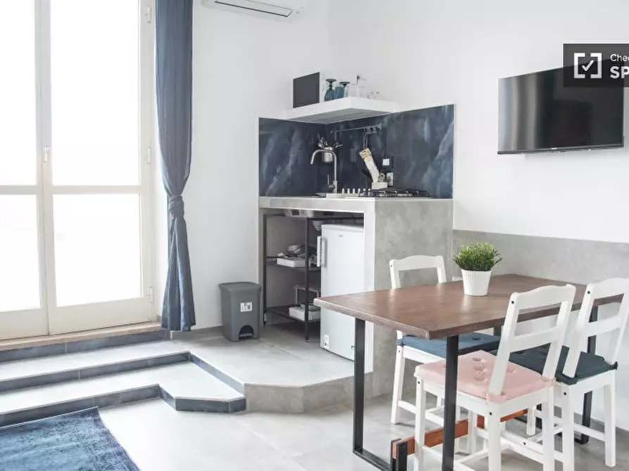 Immagine 11 di Ufficio in affitto  in Via del Forte Braschi a Roma