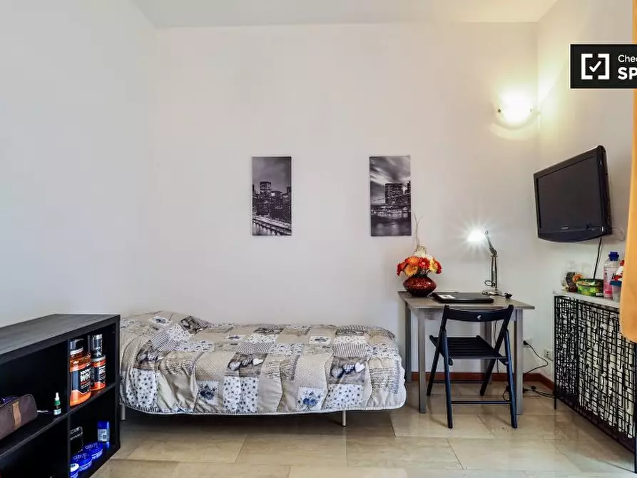 Immagine 3 di Camera condivisa in affitto  in Viale Renato Serra a Milano