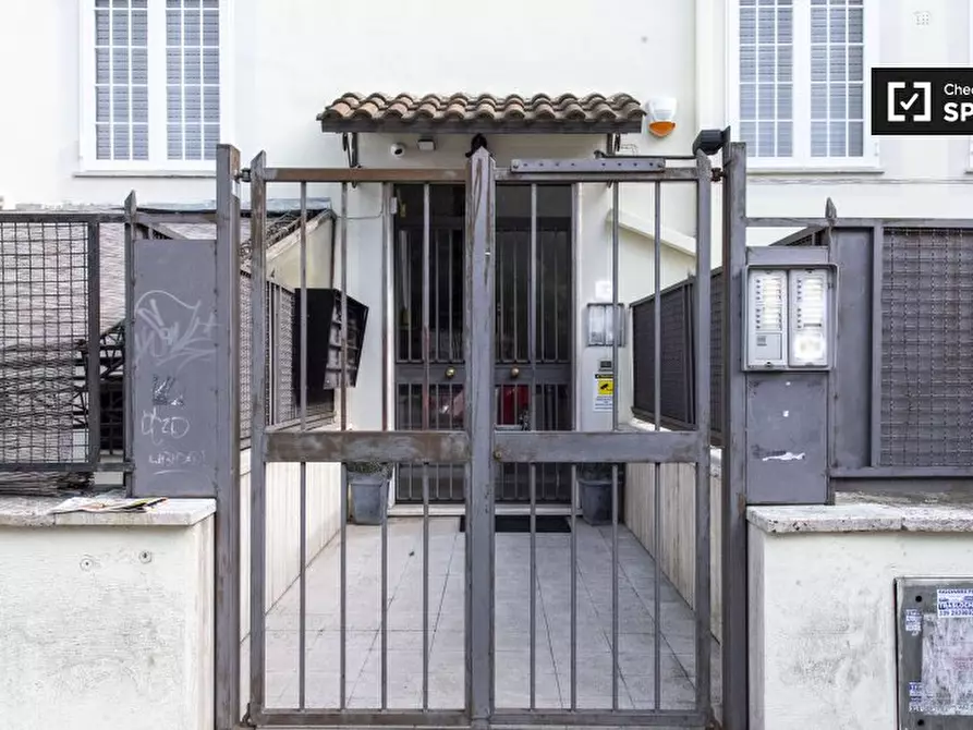 Immagine 18 di Camera condivisa in affitto  in Via Portuense a Roma