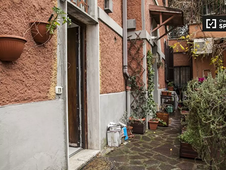 Immagine 13 di Appartamento in affitto  in Via di Vigna Pozzi a Roma