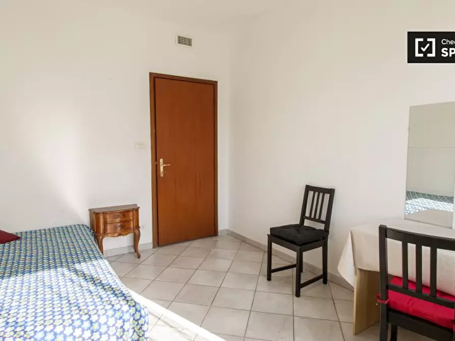 Immagine 2 di Camera condivisa in affitto  in Via Valentino Banal, 00177 Roma RM, Italy a Roma