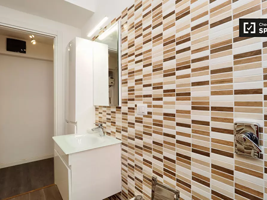 Immagine 6 di Ufficio in affitto  in Via Legnone a Milano