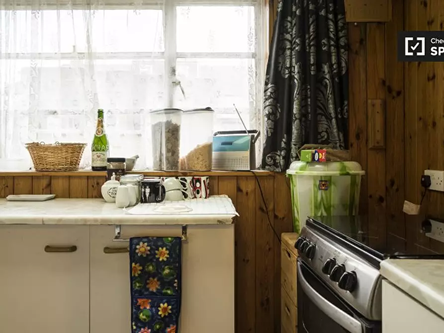 Immagine 12 di Camera condivisa in affitto  in Rochford Way a Croydon