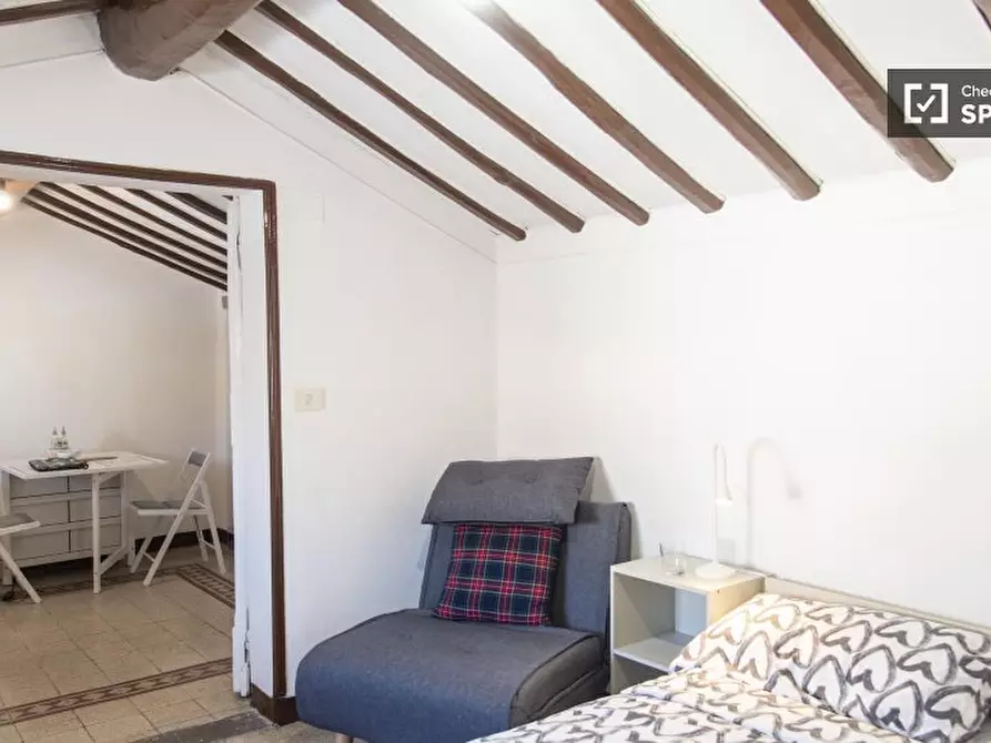 Immagine 9 di Appartamento in affitto  in Via di S. Calisto a Roma