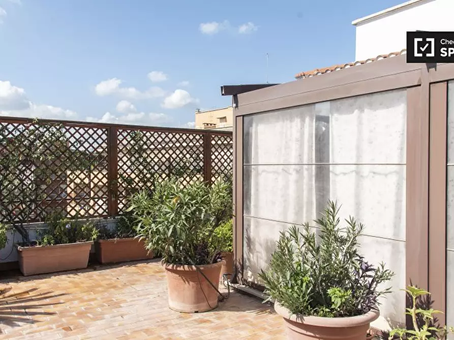 Immagine 14 di Camera condivisa in affitto  in Viale Somalia a Roma