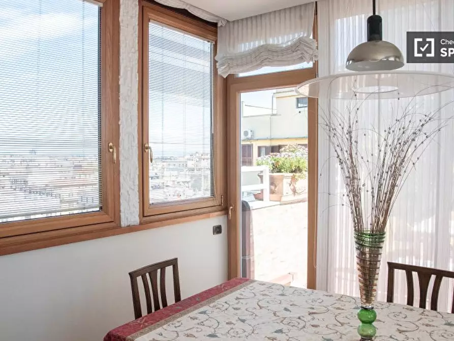 Immagine 6 di Appartamento in affitto  in Via Buccari a Roma