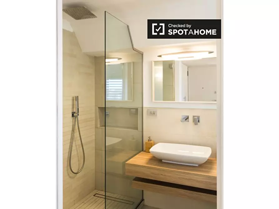 Immagine 10 di Ufficio in affitto  in Viale S. Gimignano, 20146 Milano MI, Italy a Milano