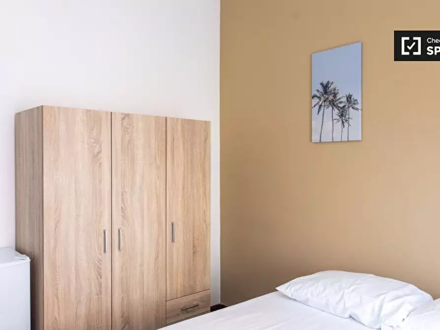 Immagine 2 di Camera condivisa in affitto  in Viale di Vigna Pia a Roma