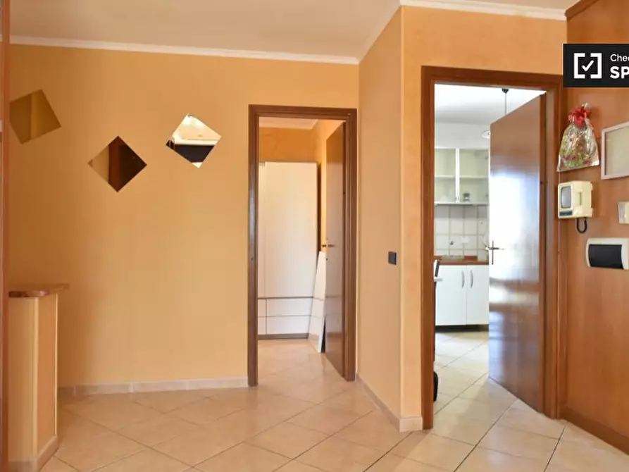 Immagine 12 di Camera condivisa in affitto  in Via Tullio Garbari, 00125 Roma RM, Italy a Roma