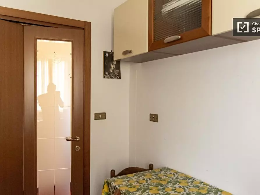 Immagine 12 di Camera condivisa in affitto  in Piazza Ragusa a Roma
