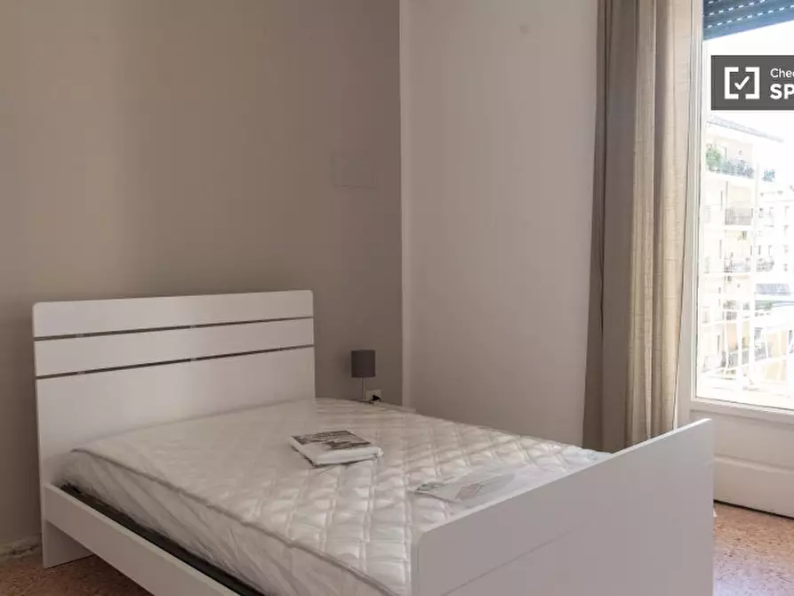 Immagine 5 di Camera condivisa in affitto  in Viale Libia a Roma