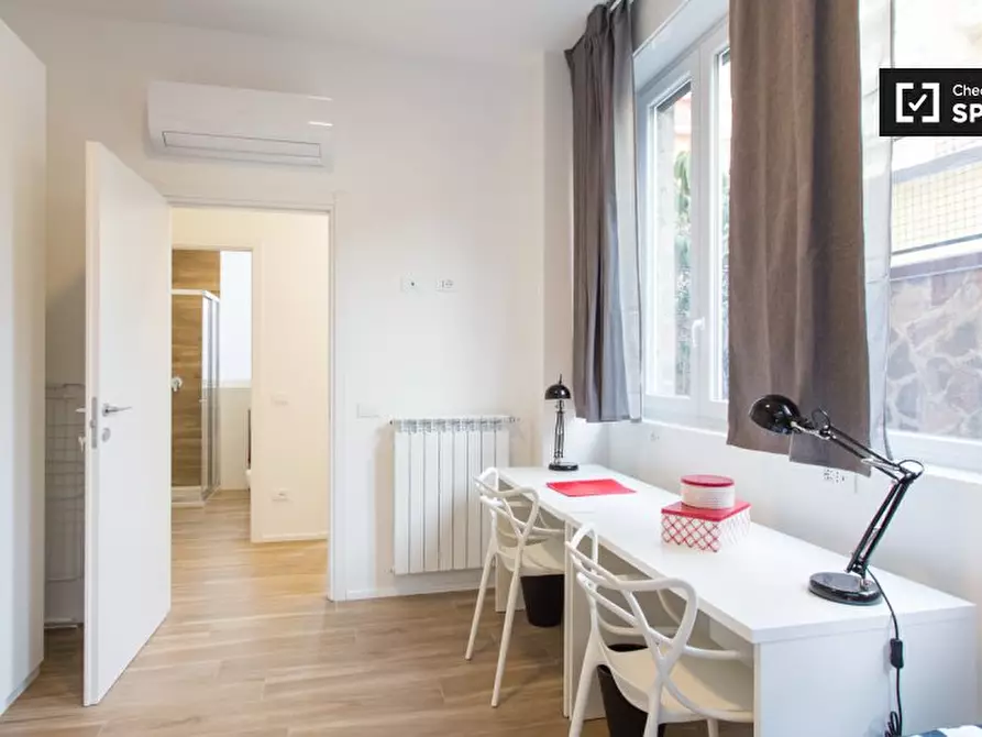 Immagine 4 di Camera condivisa in affitto  in Via Alessandro Milesi a Milano