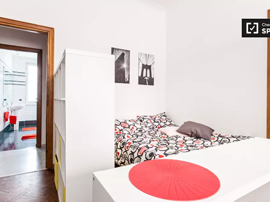 Immagine 2 di Camera condivisa in affitto  in Via Salaria a Roma