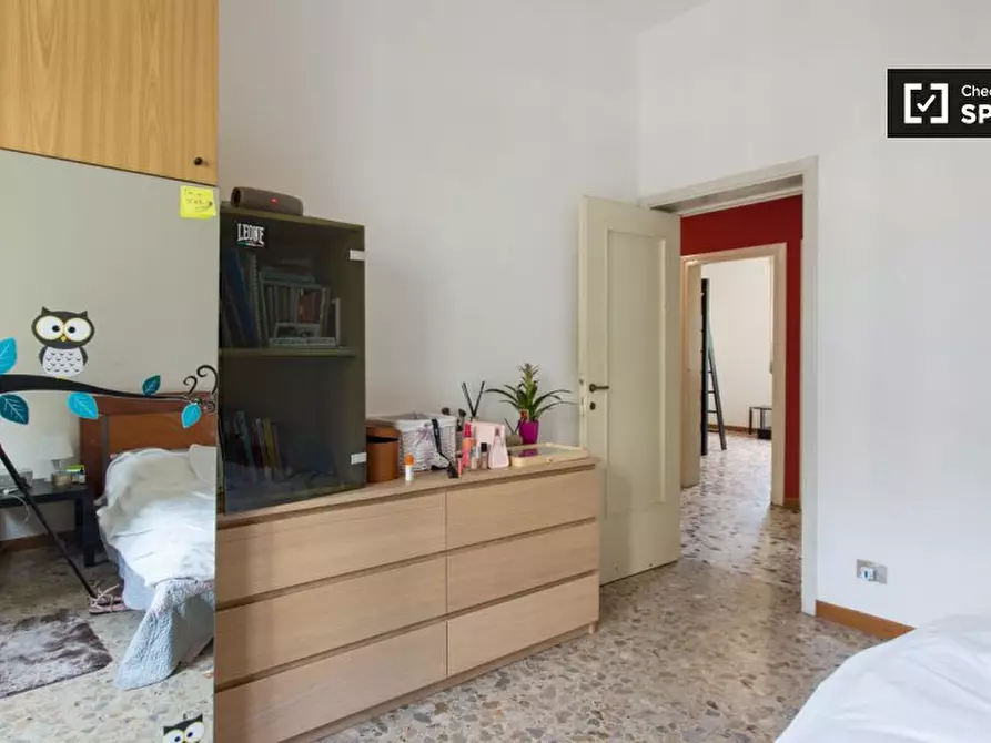 Immagine 2 di Camera condivisa in affitto  in Via Orobia a Milano