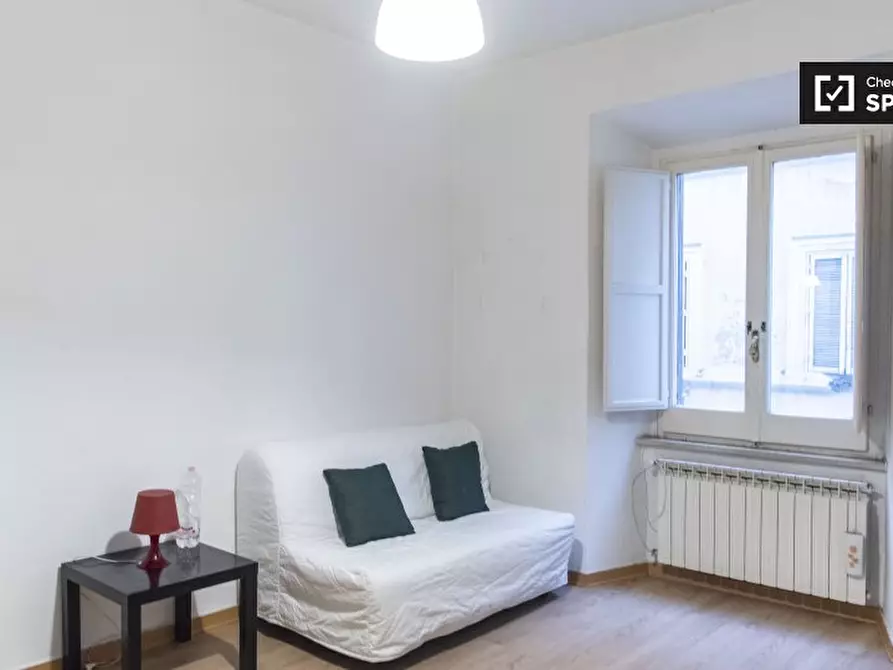 Immagine 14 di Camera condivisa in affitto  in Via Giovanni Giolitti a Roma