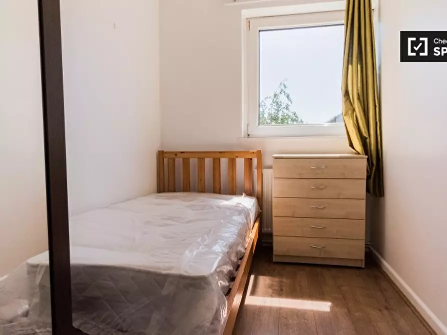 Immagine 1 di Camera condivisa in affitto  in Field Rd, Hammersmith, London, UK a Hammersmith