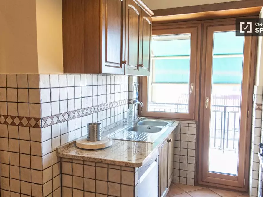 Immagine 8 di Camera condivisa in affitto  in Via Padre Semeria a Roma