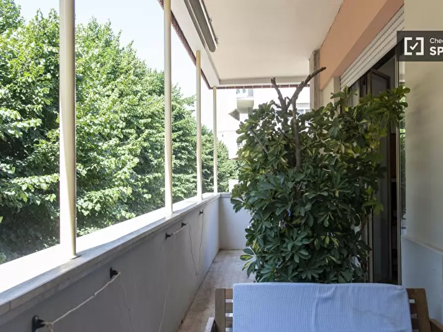 Immagine 19 di Camera condivisa in affitto  in Via della Fisica a Roma