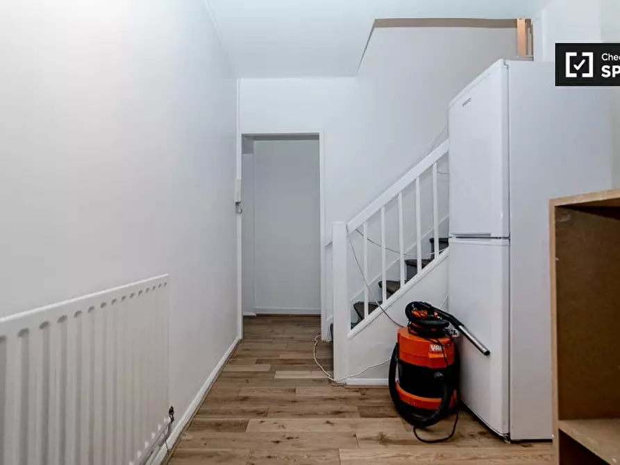 Immagine 11 di Camera condivisa in affitto  in Tildesley Road a Wandsworth