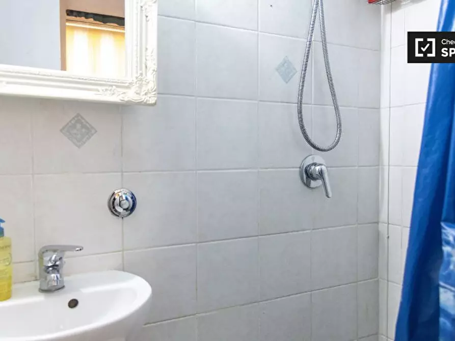 Immagine 6 di Camera condivisa in affitto  in Via Matteo Boiardo a Roma